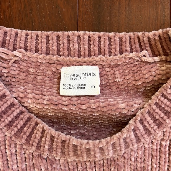Tilly’s Mauve Soft Sweater, Medium - Picture 2 of 3